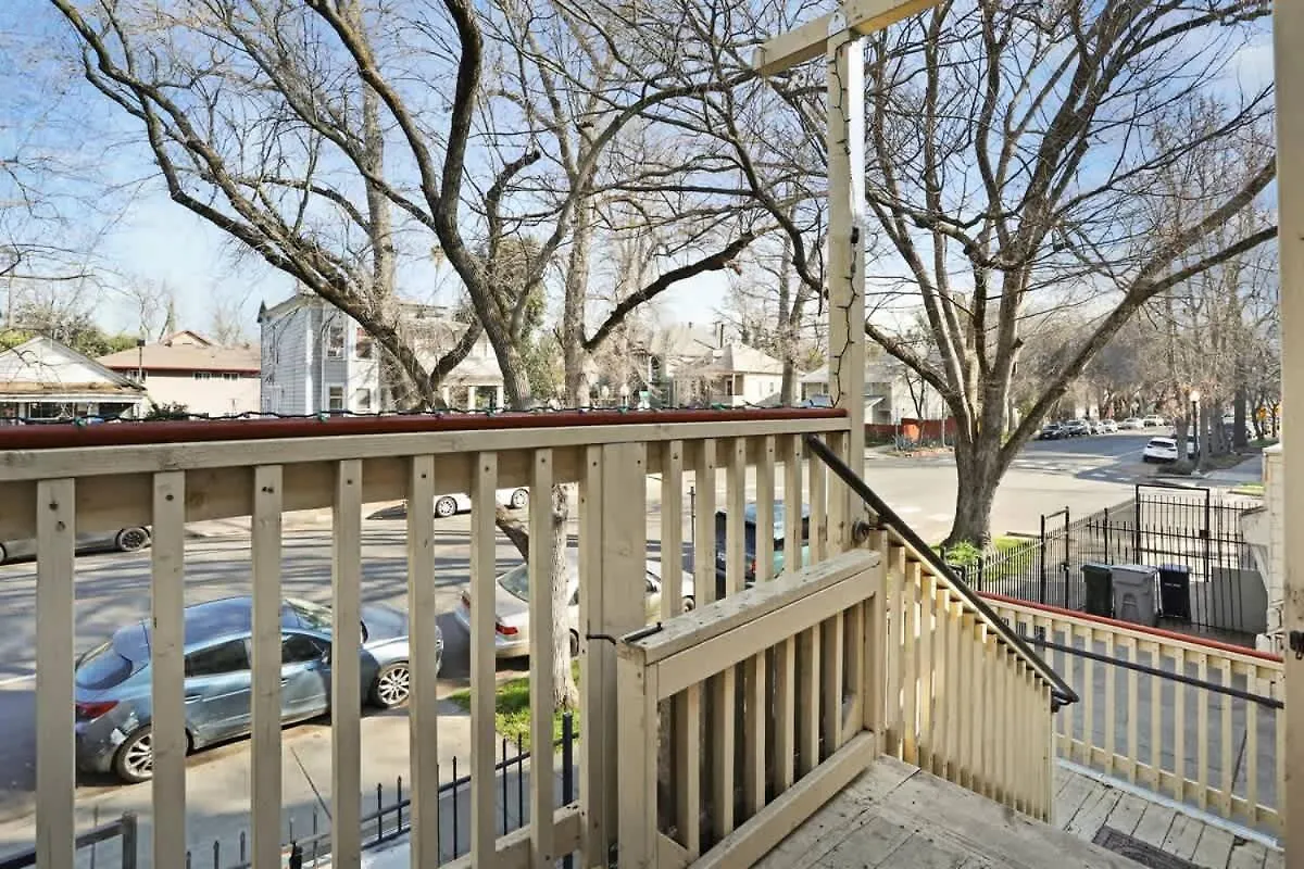 Cozy Upstairs Studio Near Downtown And The River Sacramento 0*,  United States